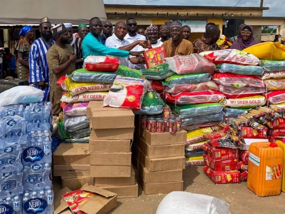 Zongo Youth Ambassador donates to Akosombo Dam spillage victims