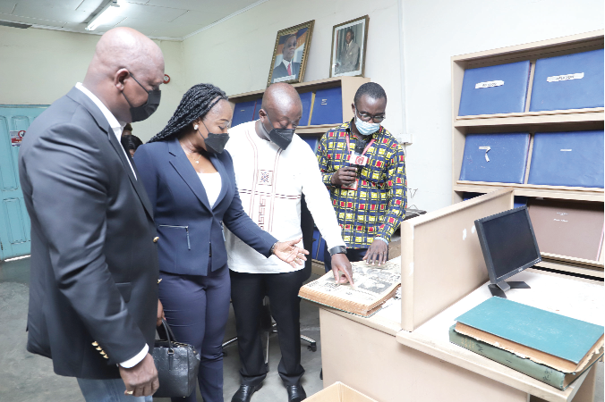  William Ashaley (right), Archivist, GCGL, briefing Franklin Asare (2nd from right), CEO, TechGulf, Jane Okyere-Aduachie (2nd from left), External Relations and Project Manager, American Chamber of Commerce-Ghana, and Ato Afful (left), MD, GCGL. Picture: SAMUEL TEI ADANO