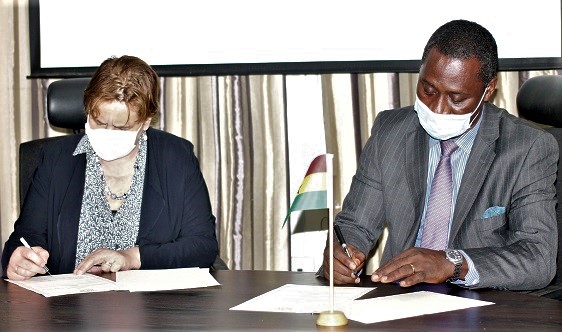 Martine Hoogstraten (left), Deputy Director of Sub-Sahara Africa Department at the Embassy of the Netherlands, and Ramses Cleland (right), Chief Director of the Ministry of Foreign Affairs and Regional Integration (MFARI), signing the memorandum of understanding. Picture: Maxwell Ocloo
