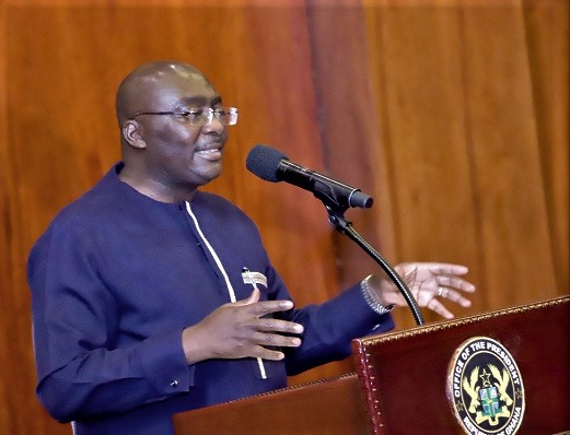 Dr Bawumia addressing the participants at the Jubilee House