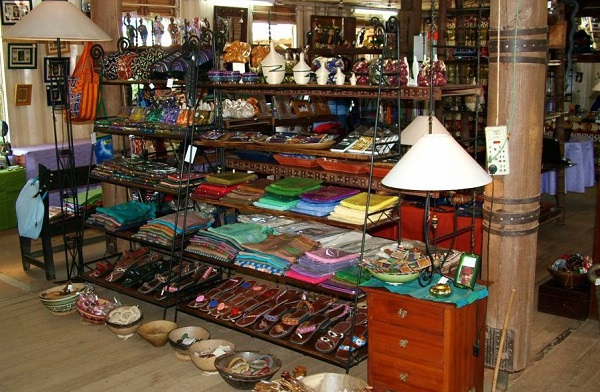 Unfortunately, in Ghana, the linkage between tourism and handicrafts is quite weak