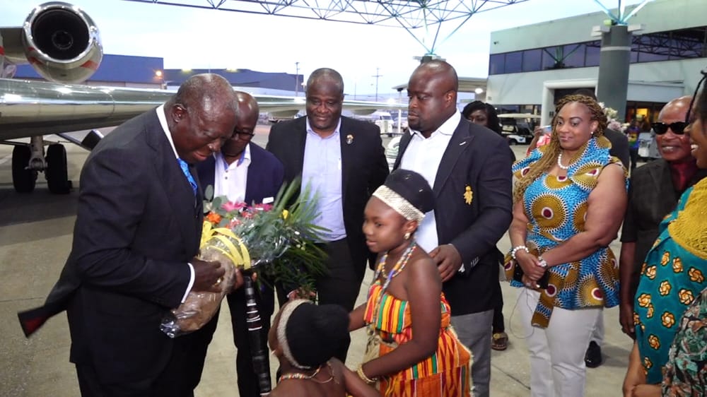 Asantehene's arrival for Memphis in May