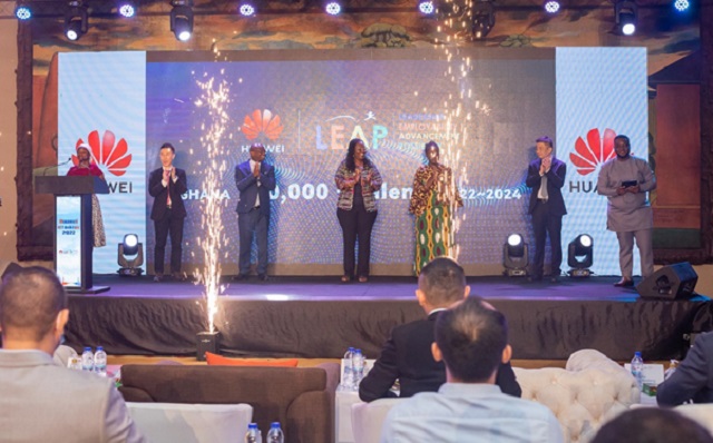 (From Left: Mr. Tommy Zhou, Managing Director of Huawei Ghana, Hon. John Ntim Fordjour, Deputy Minister of Education, Hon Ursula Owusu-Ekuful, Minister for Communications and Digitalisation, Hon. Ama Pomaa Boateng, Deputy Minister for Communications and Digitalisation Mr. Yang Chen, Huawei Southern Africa Vice President)