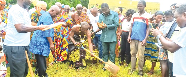 Ebusuapanyin Kwame Tutu, breaking the ground for the construction of the traditional and herbal health facility