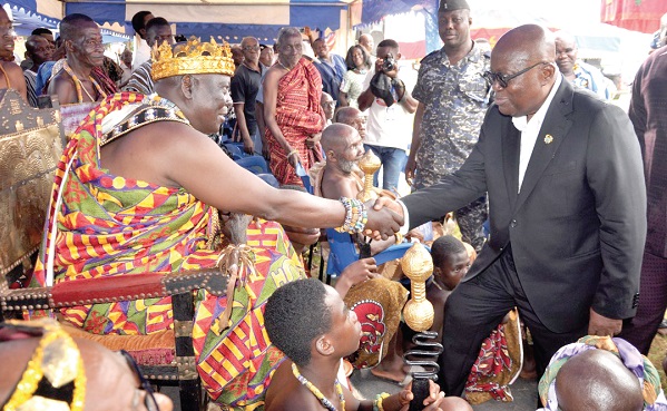President Akufo-Addo exchanging pleasantries with Deiga Kwadzo-Dei II at the durbar