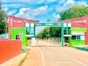  The entrance of the school