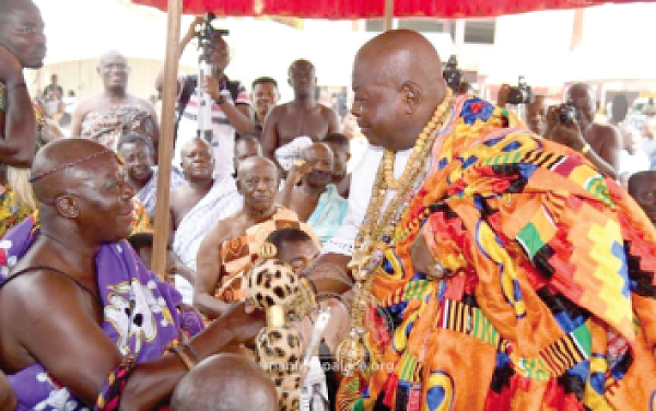 FLASHBACK: Togbui Sri III, the Awoamefia of the Anlo State, paying homage to Otumfuo Osei Tutu II during the Akwasidae festival in Kumasi 