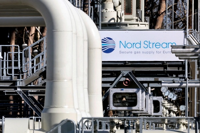 Kremlin spokesman Dmitry Peskov has said the halt of gas flows down the Nord Stream were caused by Western sanctions. {File: Hannibal Hanschke/Reuters]