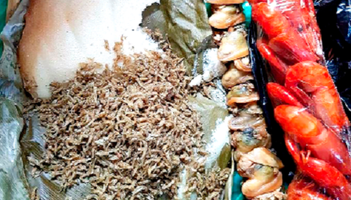 Abolo, ‘one mouth thousand’, shrimps and oysters
