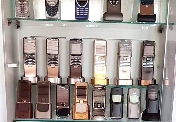 'Yam’ phones on hot demand at Kwame Nkrumah Circle