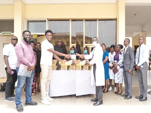 Children of Ofosu Ampofo donate to regional hospital 