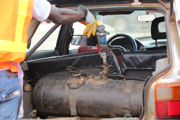  Is it legal for vehicles to be fitted with LPG cylinders?