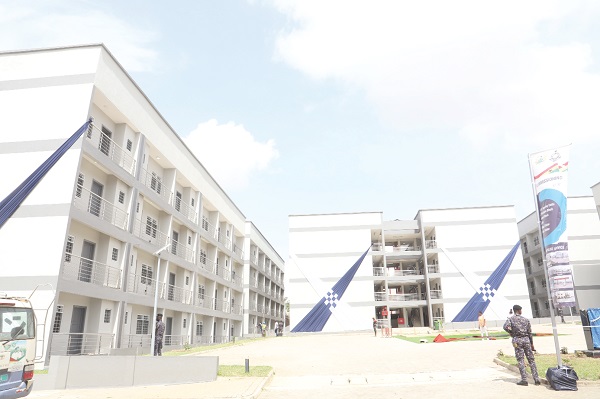 President inaugurates police barracks at Kwabenya - Vimarsana News