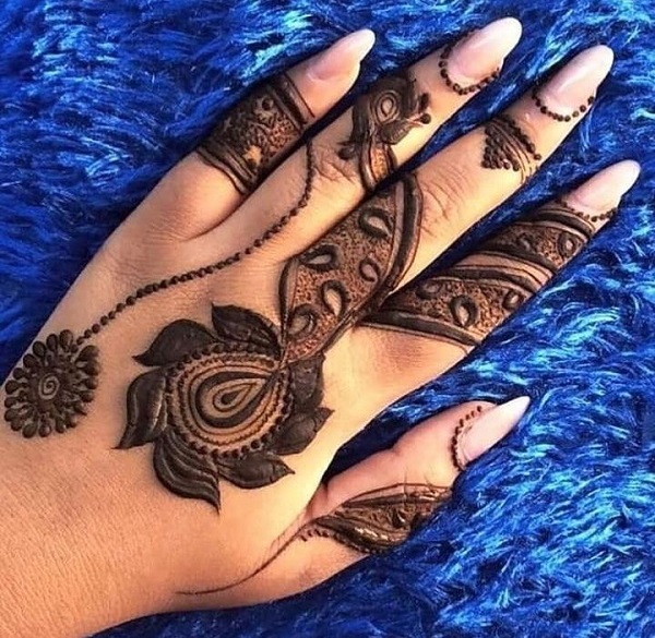 Stylish henna body art for Sallah