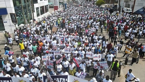 Scores join Alan's “Aduru Wo So” health walk
