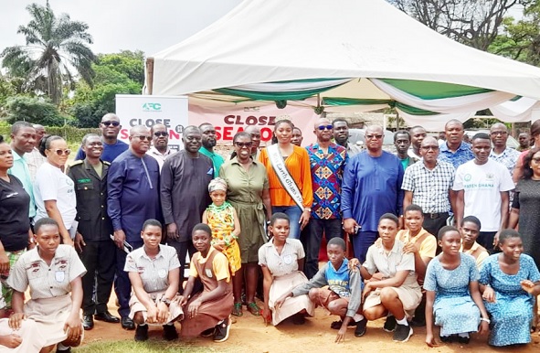 Officials of the Forestry Commission, dignitaries and school pupils after the launch of the wildlife closed season