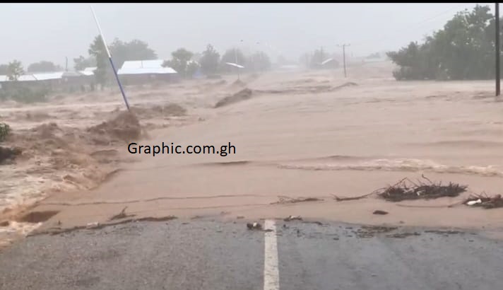 Floods cut off Walewale from Nalerigu [VIDEO]