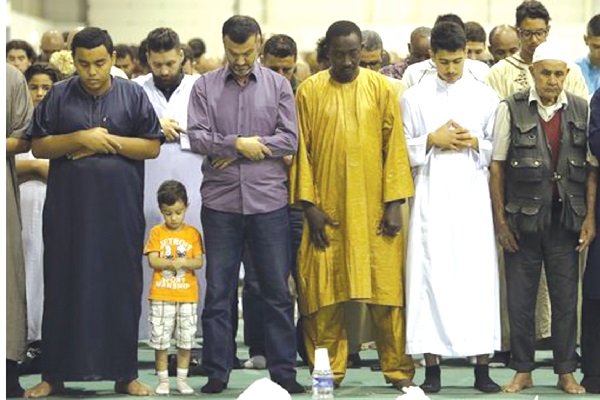  Muslims in prayer