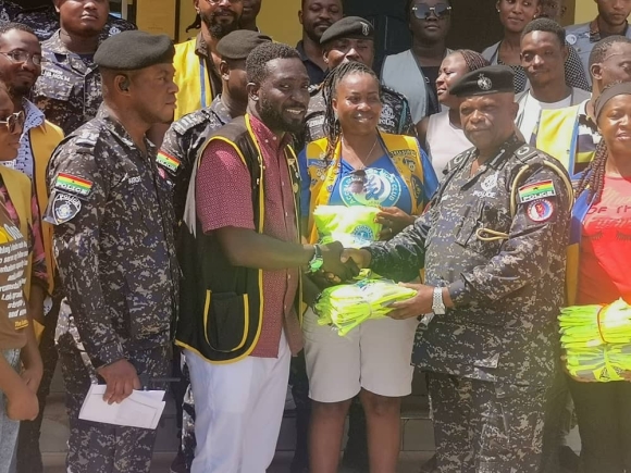 Accra Gye Nyame Lions Club supports Dansoman Police Division