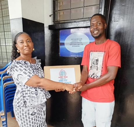 Ambassador Salamu Amadu donates laptop to best student at Accra High centenary celebration