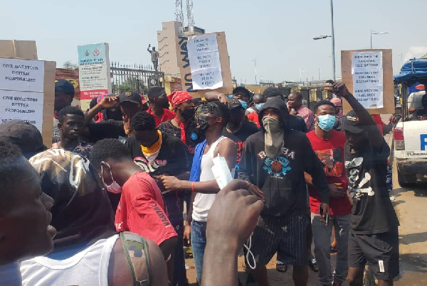 University of Ghana students embark on street protest against cost of education