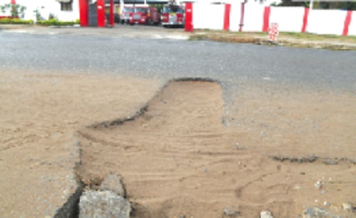 The deplorable state of Korle Bu roads. Pictures: EMMANUEL QUAYE