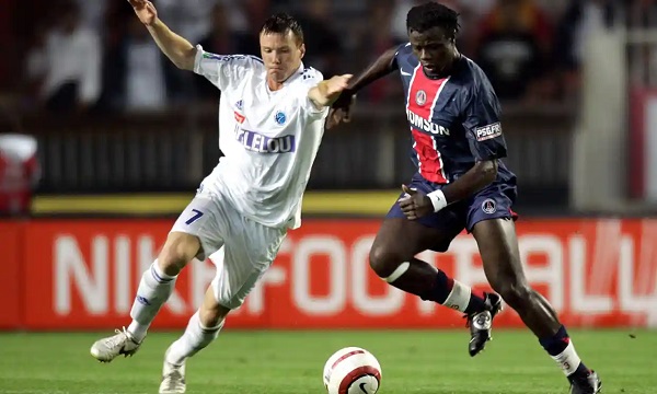 Modeste M'Bami in action for Paris Saint-Germain against Strasbourg in Ligue 1 in 2005. Photograph: Reuters