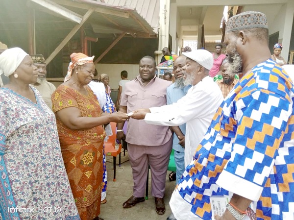 La Leshie Mantse supports traders with GH¢20,000