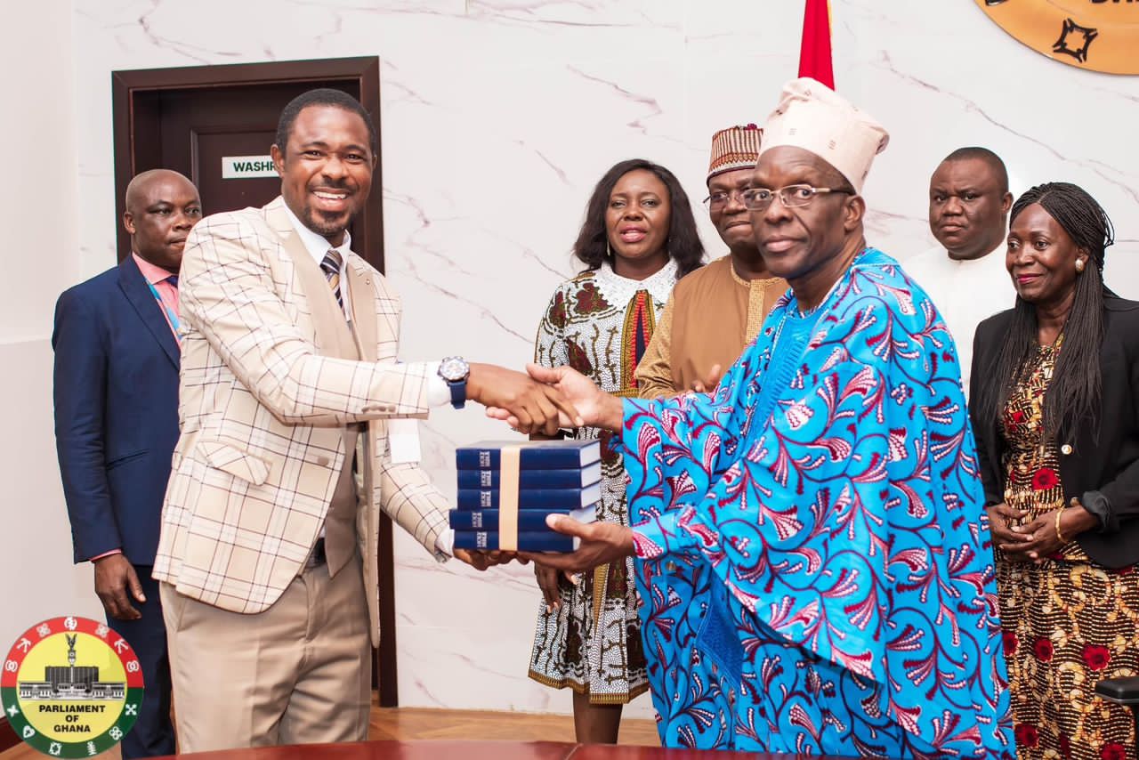 Gideon International presents Bibles to Ghana Parliament