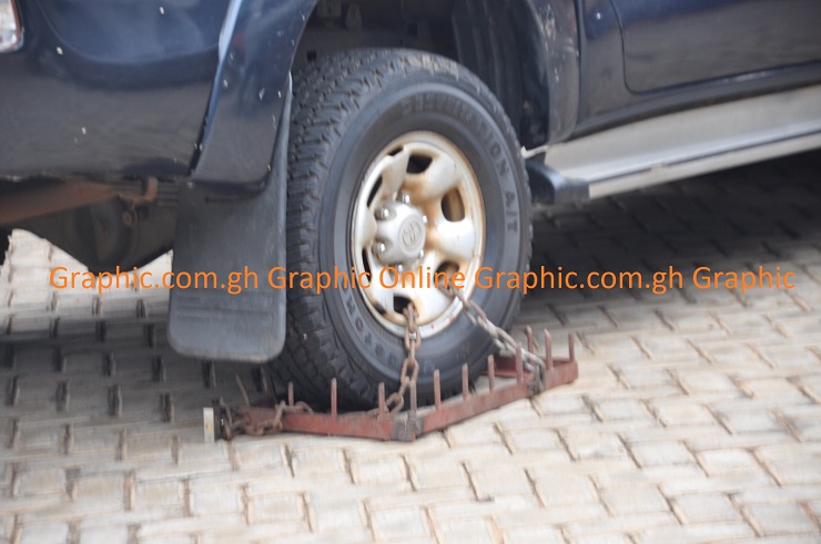 Ho assembly members lock out financial officer