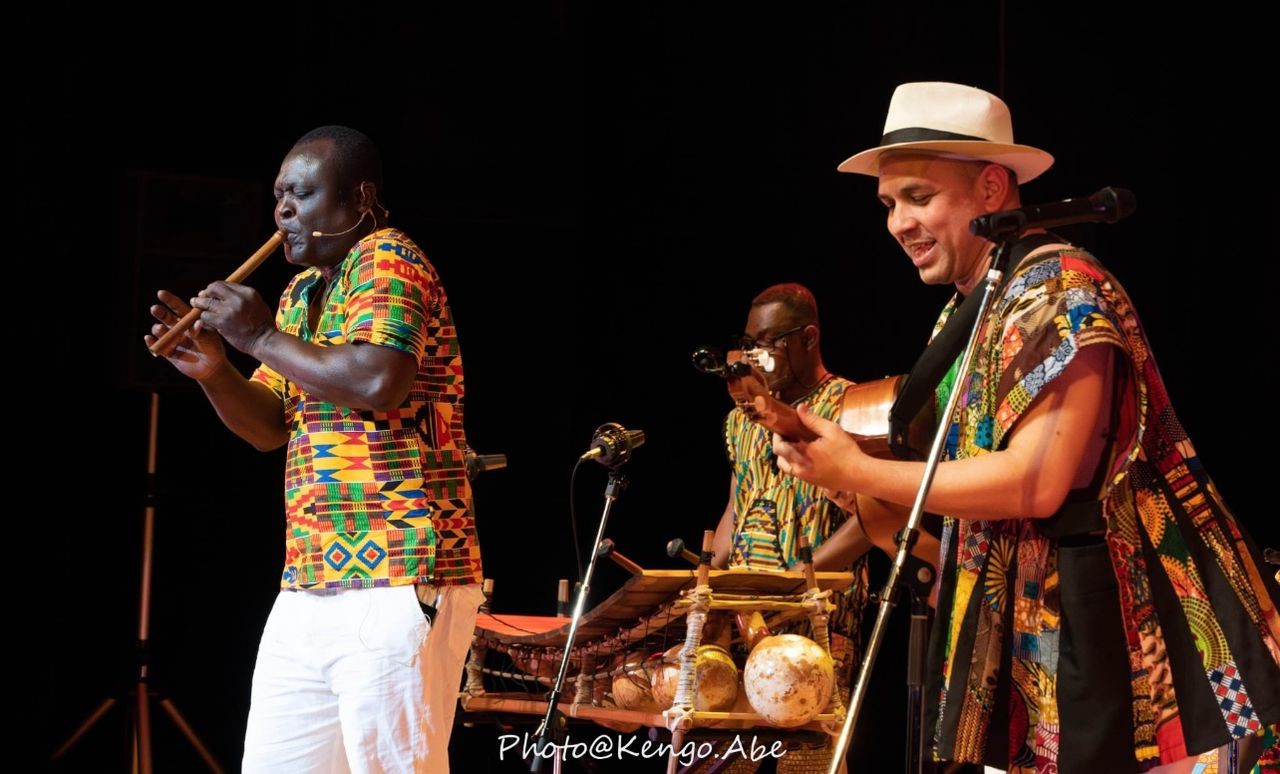 Dela Botri, Cuban musicians thrill Japanese audience