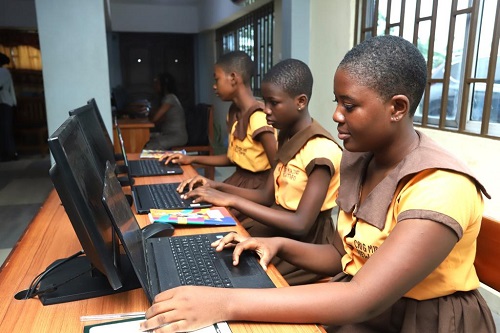 Eastern region: 1000 girls benefit from Communication Ministry’s Girls-in-ICT Program