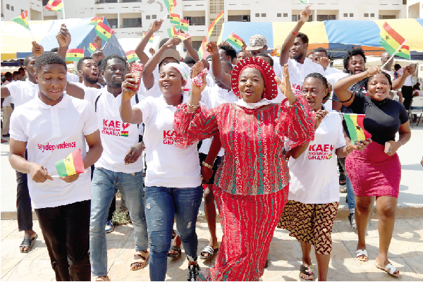  Nana Akosua Frimpongmaa Sarpong Kumankumah (right), Chairperson, Convention People’s Party, with some students of the University of Ghana during the “Kae Nkrumah Ghana” celebration in Accra. Picture: ELVIS NII NOI DOWUONA