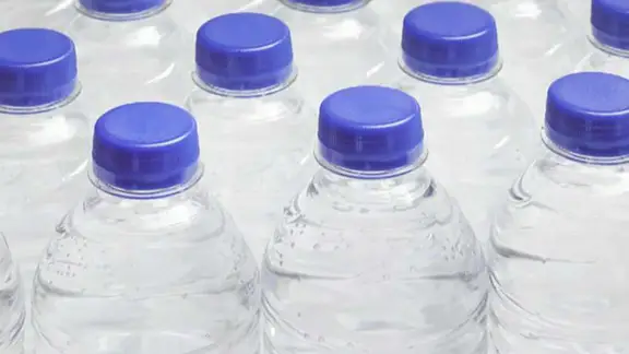 Reusable water bottles contain more bacteria than toilet seats do, says study