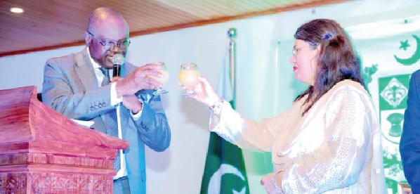 •Kwaku Ampratwum-Sarpong and Farhat Ayesha toast for economic and mutual support between Ghana and Pakistan