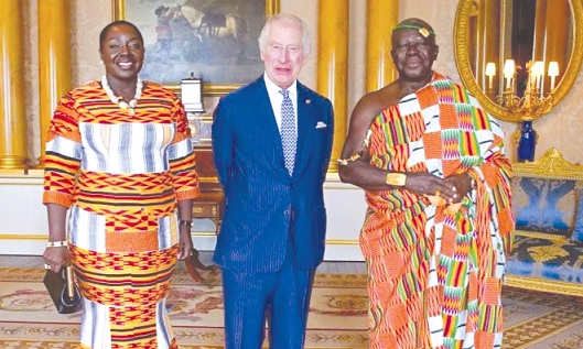 • King Charlse III (middle), with Otumfuo Osei Tutu II (right) and his wife, Lady Julia at the Buckingham Palace before the corronation