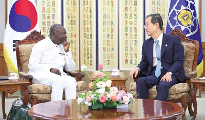 Ken Ofori-Atta, Finance Minister, holding discussions with Han Duck-soo, Prime Minister of Korea, during a meeting  on the sides of the International Conference for the 60th Anniversary of Korea's five-year Economic Development Plan in Seoul