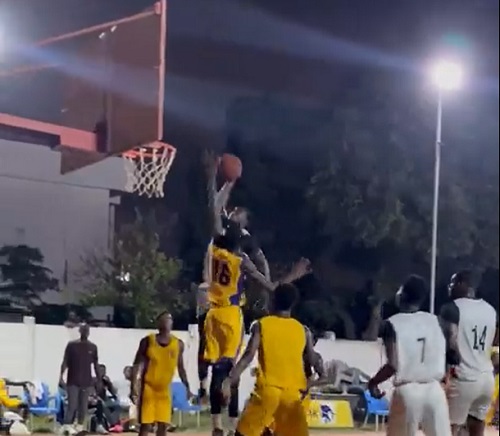 The final quarter saw the Knights seal their victory with a resounding scoreline of 89-55 which was drummed home with an impressive coast-to-coast dunk slammed home by James Amotoe.