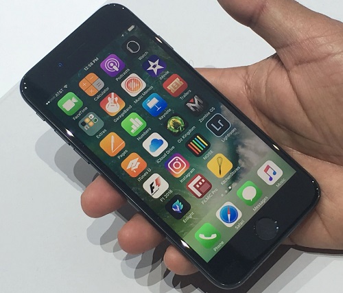 Driver’s mate gets four years in jail for robbing iPhone 7