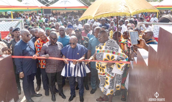 President Nana Addo (4th from left), cutting the tape to inaugurate the library and technology hub in Bantama. With him include Francis Asenso-Boakye (2nd from left), MP for the area