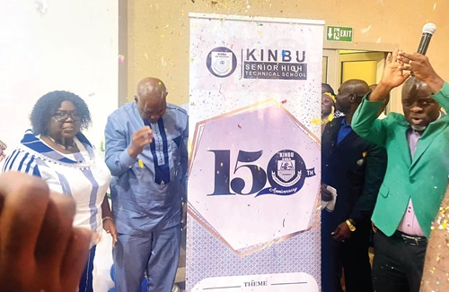 Sylvia M. Letcher-Teye (left), Headmistress, John Mensah (2nd from left), Board Chairman, Joseph Oddei, KOSA President (right), and other guests, unveiling the Kinbu 150 years anniversary logo
