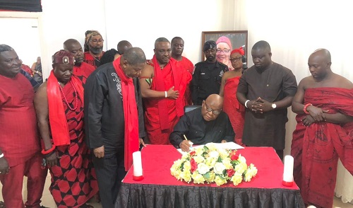Former Speaker, Second Lady sign Ga Manye's Book of Condolence 