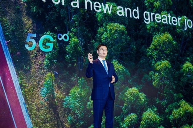 Huawei's president of Carrier BG - Li Peng shares five trends that will shape an intelligent digital future