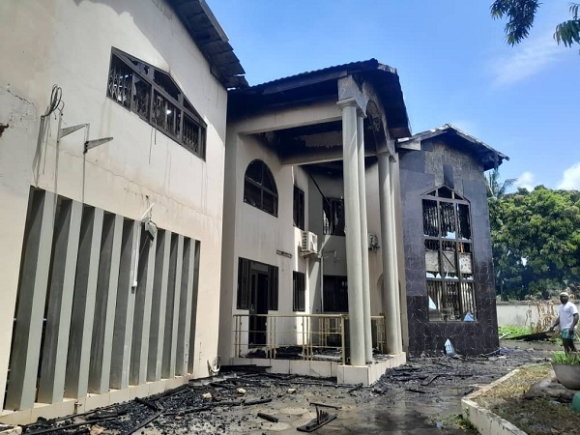  Fire guts 8-bedroom house at Tesano