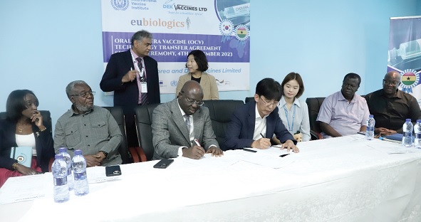 Dr Kofi Nsiah-Poku (3rd from left), Managing Director of DEK Vaccines, and Kyeong Ho Min (2nd from right), Vice President, Production Planning Division, Eubiologics Company Limited signing the agreement. Looking on are  Dr Anthony Nsiah-Asare (2nd from left), Presidential Advisor on Health; Dr. Delese A. A. Darko (left), Chief Executive Officer, Food and Drugs Authority, and other dignitaries.  Picture: EDNA SALVO-KOTEY