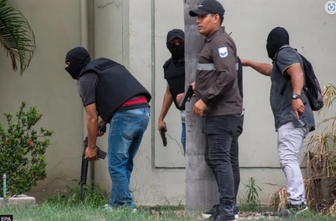 Ecuador: Gunmen storm television studio live on air
