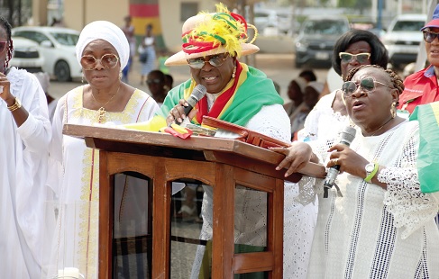 Gifty Afenyi-Dadzie (middle), National Prayer Director of Aglow International, leading the service at the State House in Accra. Picture: ELVIS NII NOI DOWUONA 