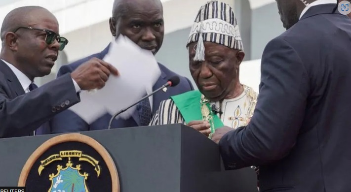 People rushed to President Boakai's aid as he struggled to continue with his speech