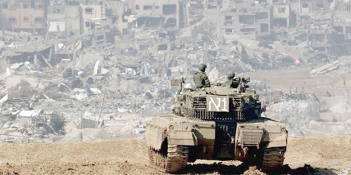 An Israeli tank facing the Gaza strip