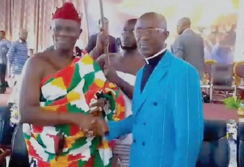 Oseadeeyo Dr Frimpong Manso IV (left), Omanhene of the Akyem Kotoku Traditional Area, and  Apostle Vincent Anane Denteh after the seminar